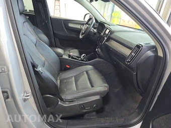 2025 Volvo XC40 B5 Plus Bright Theme - miniatura 8