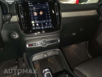 2025 Volvo XC40 B5 Plus Bright Theme – miniatura 10