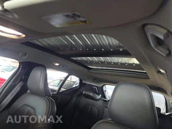 2025 Volvo XC40 B5 Plus Bright Theme – miniatura 11