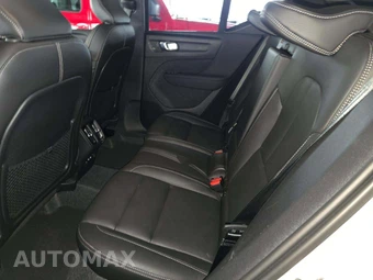2025 Volvo XC40 B5 Plus Bright Theme – miniatura 13