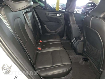 2025 Volvo XC40 B5 Plus Bright Theme – miniatura 16