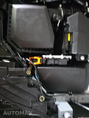 2025 Volvo XC40 B5 Plus Bright Theme – miniatura 22
