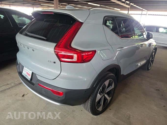 2025 Volvo XC40 B5 Plus Bright Theme – miniatura 3