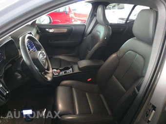 2025 Volvo XC40 B5 Plus Bright Theme – miniatura 6
