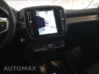 2025 Volvo XC40 B5 Plus Bright Theme – miniatura 10