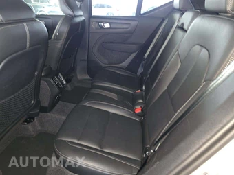 2025 Volvo XC40 B5 Plus Bright Theme – miniatura 13