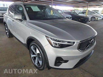 2025 Volvo XC40 B5 Plus Bright Theme – miniatura 4