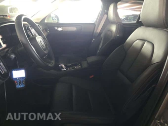 2025 Volvo XC40 B5 Plus Bright Theme – miniatura 6