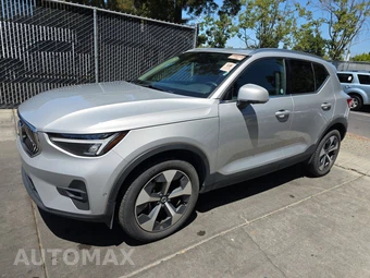 2025 Volvo XC40 B5 Plus Bright Theme