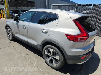 2025 Volvo XC40 B5 Plus Bright Theme – miniatura 6