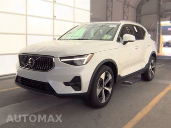 2025 Volvo XC40 B5 Plus Bright Theme