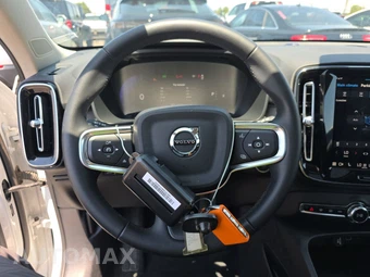 2025 Volvo XC40 B5 Plus Bright Theme – miniatura 10