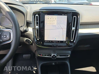 2025 Volvo XC40 B5 Plus Bright Theme – miniatura 11