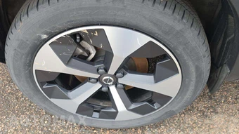 2025 Volvo XC40 B5 Plus Bright Theme – miniatura 27