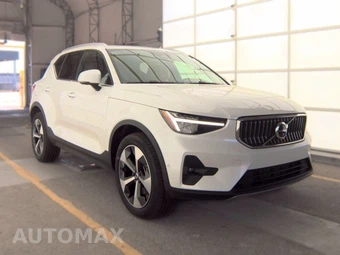 2025 Volvo XC40 B5 Plus Bright Theme – miniatura 3