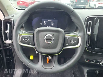 2025 Volvo XC40 B5 Plus Bright Theme – miniatura 10