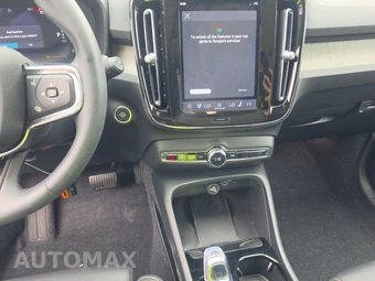 2025 Volvo XC40 B5 Plus Bright Theme – miniatura 11