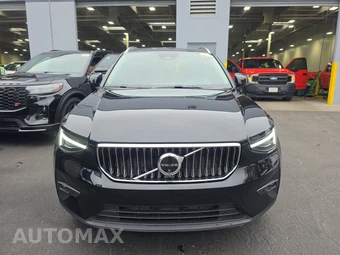 2025 Volvo XC40 B5 Plus Bright Theme – miniatura 2
