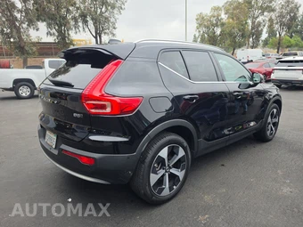 2025 Volvo XC40 B5 Plus Bright Theme – miniatura 4