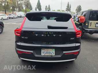 2025 Volvo XC40 B5 Plus Bright Theme – miniatura 5
