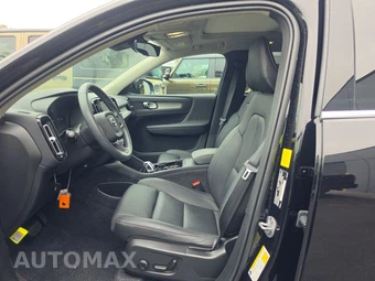 2025 Volvo XC40 B5 Plus Bright Theme – miniatura 7