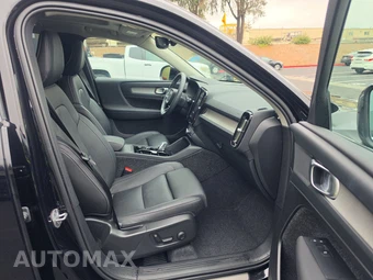 2025 Volvo XC40 B5 Plus Bright Theme – miniatura 8