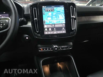 2025 Volvo XC40 B5 Plus Bright Theme – miniatura 10