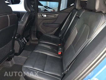 2025 Volvo XC40 B5 Plus Bright Theme – miniatura 13