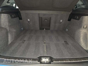 2025 Volvo XC40 B5 Plus Bright Theme – miniatura 14