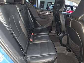 2025 Volvo XC40 B5 Plus Bright Theme – miniatura 16