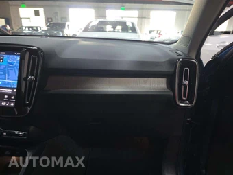 2025 Volvo XC40 B5 Plus Bright Theme – miniatura 19