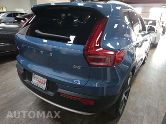 2025 Volvo XC40 B5 Plus Bright Theme – miniatura 3