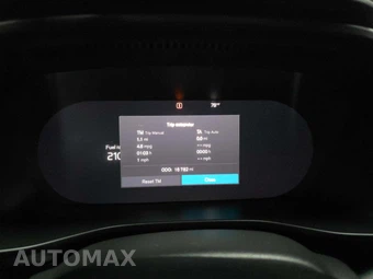 2025 Volvo XC40 B5 Plus Bright Theme – miniatura 9