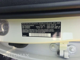 2025 Volvo XC40 B5 Plus Bright Theme - miniatura 15