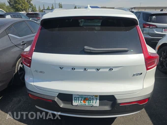 2025 Volvo XC40 B5 Plus Bright Theme - miniatura 5