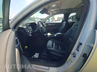 2025 Volvo XC40 B5 Plus Bright Theme - miniatura 7