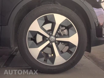 2025 Volvo XC40 B5 Plus Bright Theme - miniatura 10