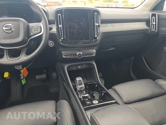 2025 Volvo XC40 B5 Plus Bright Theme - miniatura 17