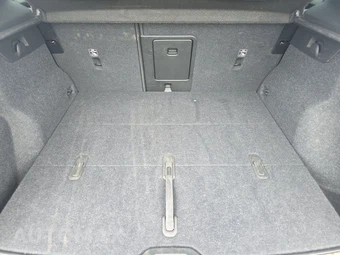 2025 Volvo XC40 B5 Plus Bright Theme - miniatura 23