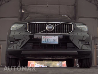 2025 Volvo XC40 B5 Plus Bright Theme - miniatura 3