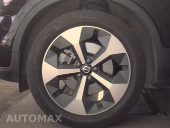 2025 Volvo XC40 B5 Plus Bright Theme - miniatura 9