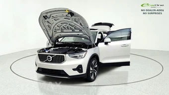 2025 Volvo XC40 B5 Plus Bright Theme - miniatura 13