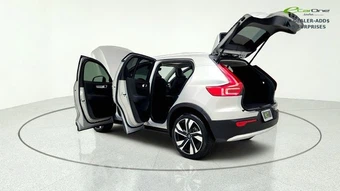 2025 Volvo XC40 B5 Plus Bright Theme - miniatura 16