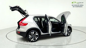 2025 Volvo XC40 B5 Plus Bright Theme - miniatura 19