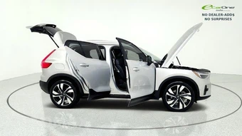 2025 Volvo XC40 B5 Plus Bright Theme - miniatura 20