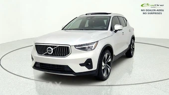2025 Volvo XC40 B5 Plus Bright Theme - miniatura 3