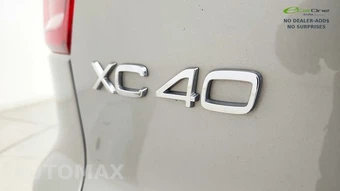 2025 Volvo XC40 B5 Plus Bright Theme - miniatura 32