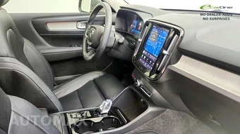 2025 Volvo XC40 B5 Plus Bright Theme - miniatura 35