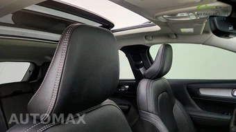 2025 Volvo XC40 B5 Plus Bright Theme - miniatura 36