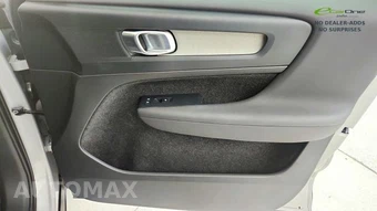 2025 Volvo XC40 B5 Plus Bright Theme - miniatura 38